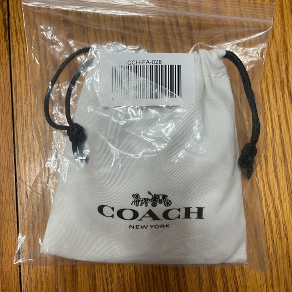 !!NEW!! Coach Sparkle Butterfly Earrings - Picture 3 of 8